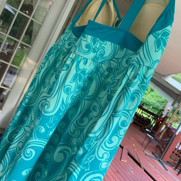 Swimsuit - Picture 2 of 9